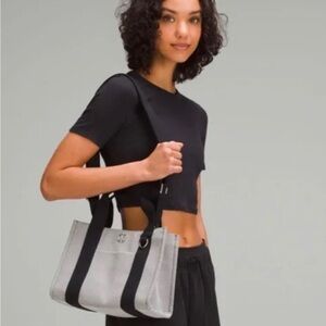 lululemon athletica Gray and Black Shoulder Bag